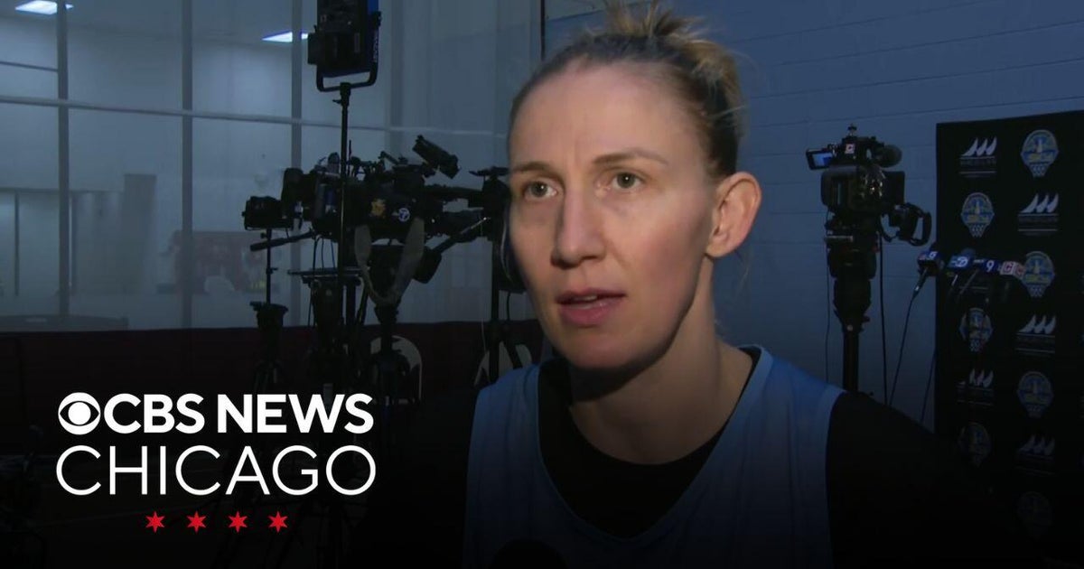 Courtney Vandersloot is excited for next chapter with Chicago Sky - CBS ...