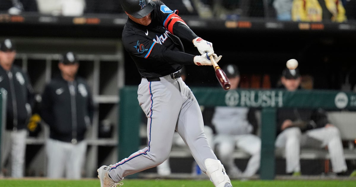 Wagaman breaks tie in 8th with 2-run triple to lift Marlins over White Sox 3-1