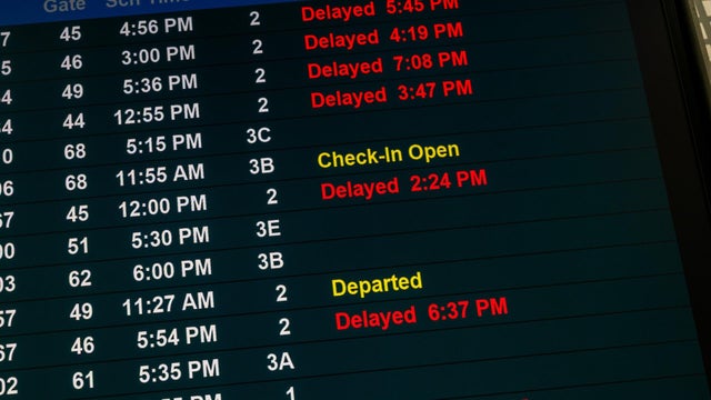 cbsn-fusion-flight-disruptions-continue-at-newark-occur-in-atlanta-thumbnail.jpg 