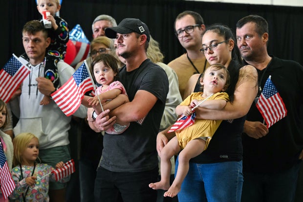 United States - Safaria - Politics - Two-line Immigration 