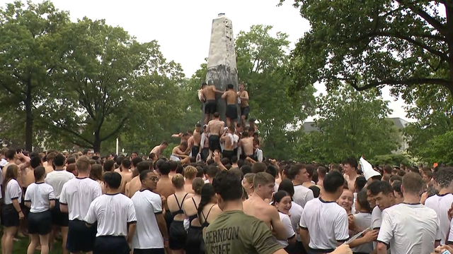 monument-climb.png 