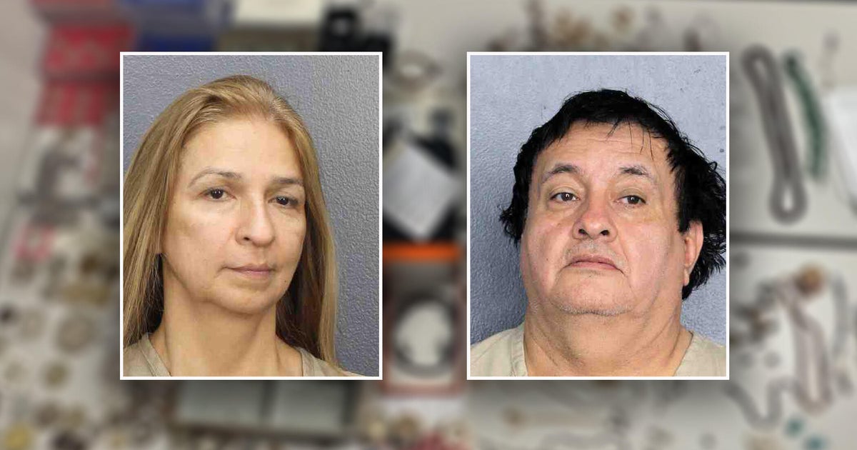 Broward house cleaners accused of stealing from elderly clients, pawning jewelry to fund trips, BSO says Broward house cleaners accused of stealing from elderly clients, pawning jewelry to fund trips, BSO says