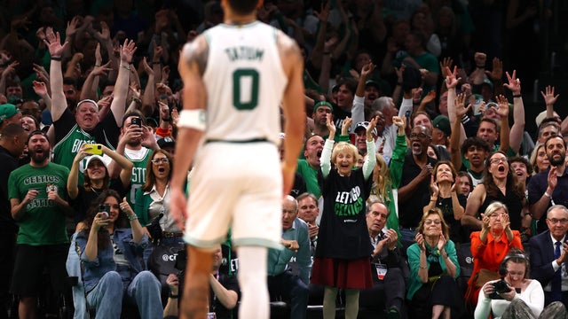 tatum-fans.jpg 