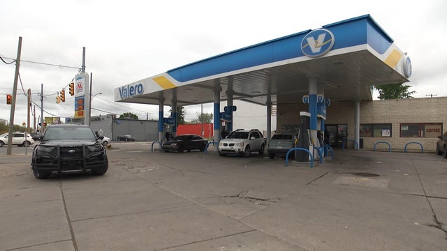 Detroit police shut down gas station after clerk shoots at customer 