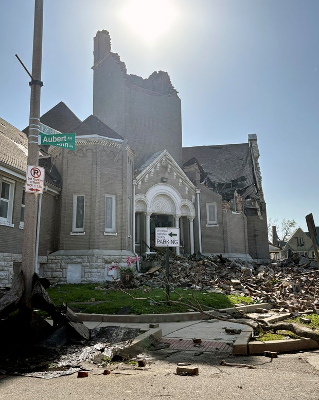 Al menos cuatro personas murieron en St. Louis después de que las tormentas severas barrieron la ciudad