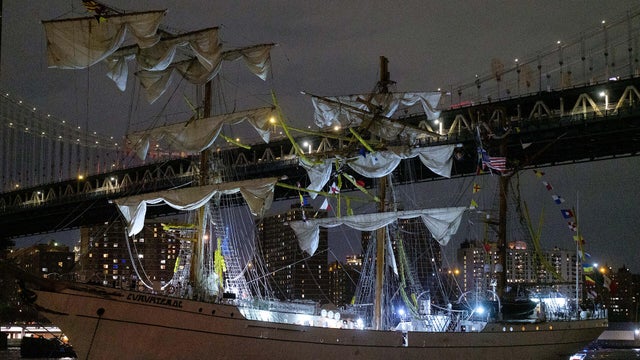 US-NEWS-NY-BROOKLYNBRIDGE-VESSEL-NY 