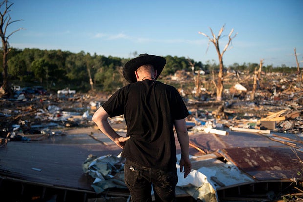 Tornadoes Leave Over 10 Dead In Kentucky 