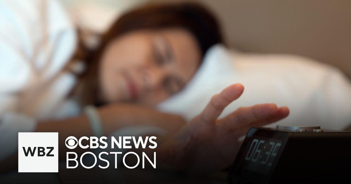 Snooze Button Use Disrupts REM Sleep, Study Finds