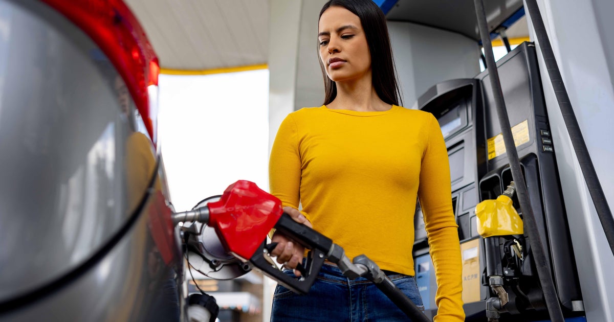 Florida gas prices drop ahead of Memorial Day weekend. Here’s how much you’ll pay at the pump.