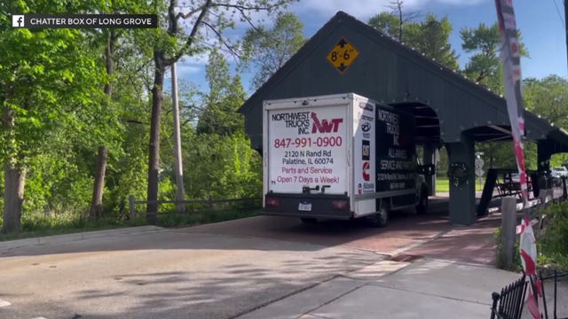 long-grove-truck-into-bridge-0520.png 
