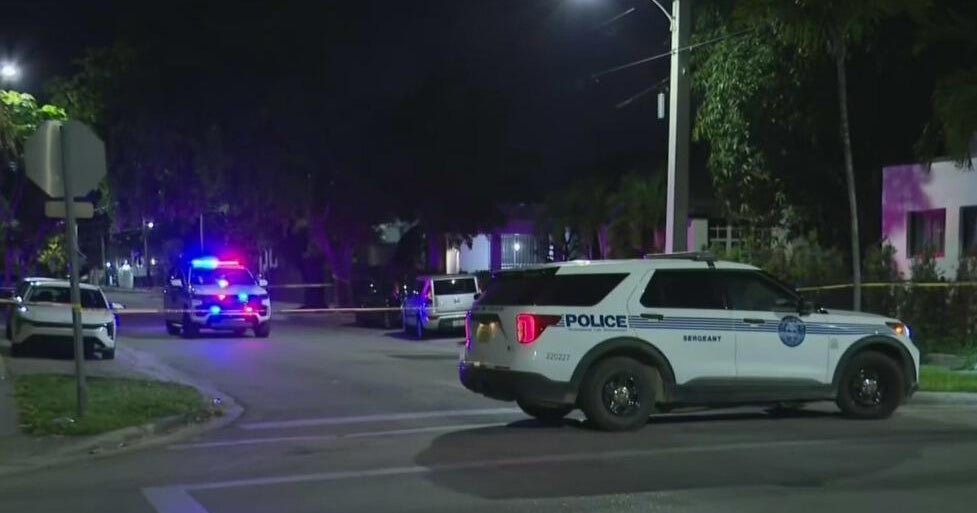 Man shot while trying to stop men from breaking into his car in Little ...