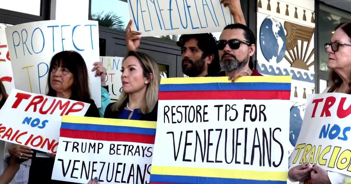 Venezuelan TPS recipients in South Florida react to Supreme Court ruling: “I’m not going to hide” Venezuelan TPS recipients in South Florida react to Supreme Court ruling: “I’m not going to hide”