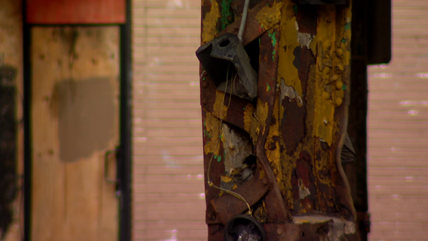 norfolk-southern-mangled-pillar.png 