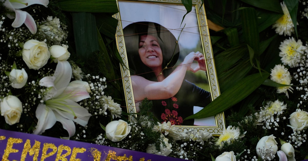 Clues emerge after officials shot dead on street in Mexico City