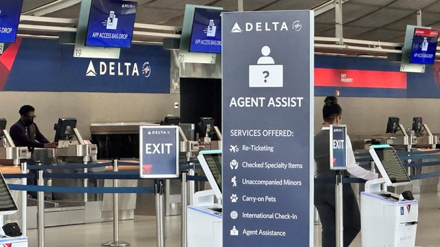delta-airlines-gate.jpg 