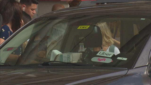 rideshare-driver-vehicle-uber-lyft.jpg 