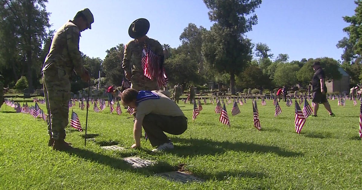 Inside look at Sacramento cemeterys annual Memorial Day tribute