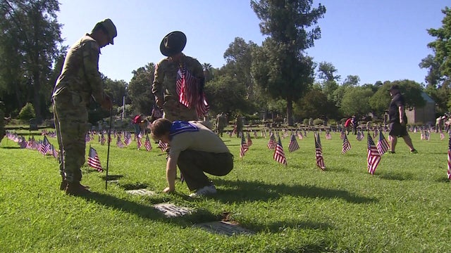 for-web-sacramento-cemetery-flags-planted-memorial-day.jpg 