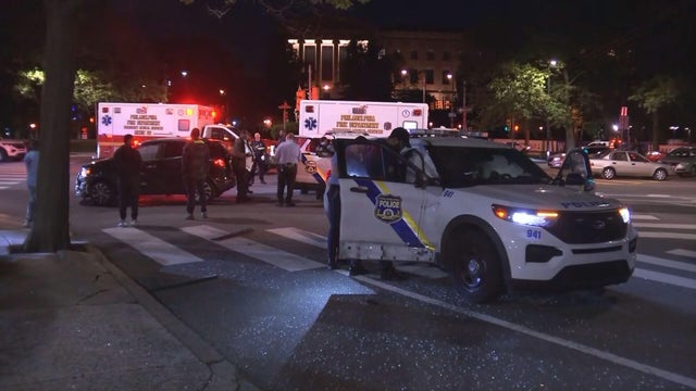 pennsylvania-ave-police-car-crash-frame-2808.jpg 