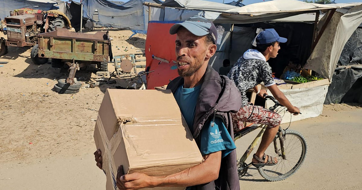 Controversial new U.S. and Israel-backed Gaza aid effort gets off to a slow, tumultuous start
