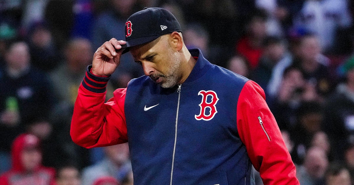 Red Sox Struggle Through Injuries, Offensive Slump Midseason