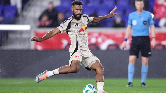 eric-maxim-choupo-moting-red-bulls.jpg 