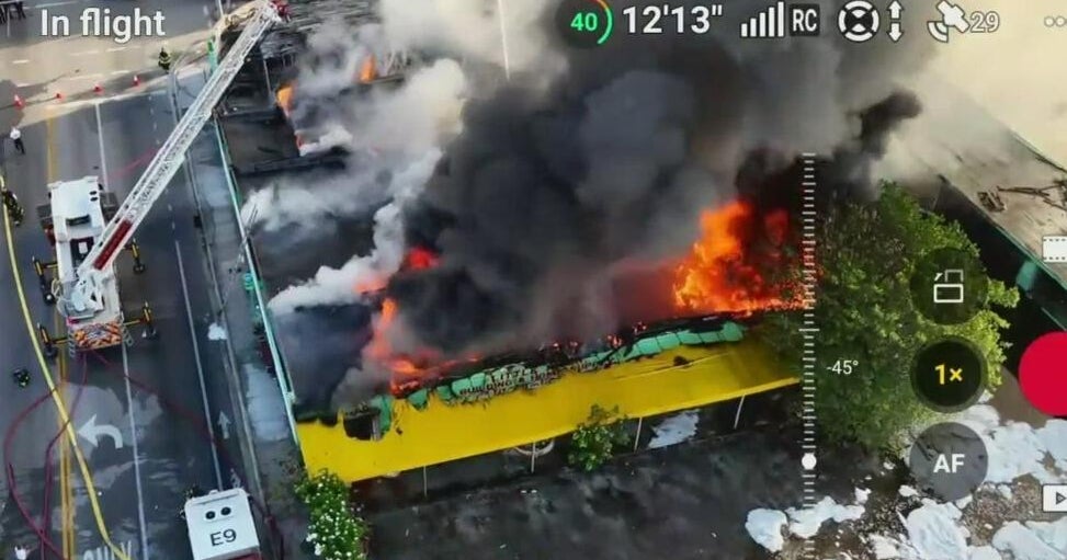 Crews battle massive warehouse fire in Miami - CBS Miami