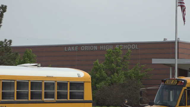 lake-orion-schools.png 