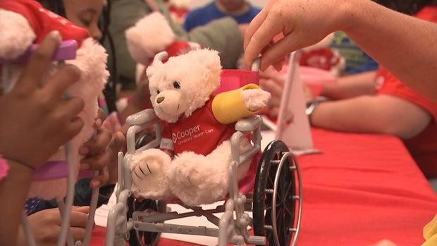 Camden kindergartners play doctor, using teddy bears to learn about hospitals 