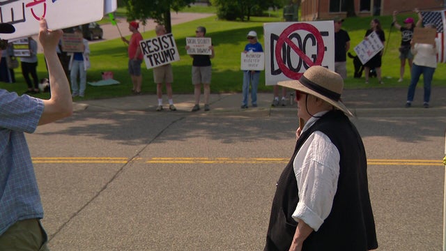 5pm-pkg-tesla-protests-wcco7xgg-00-00-2107.jpg 