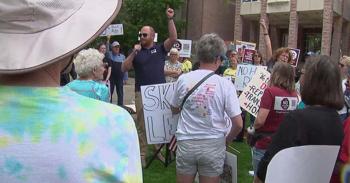 Group rallies against home rule charter in Douglas County - CBS Colorado