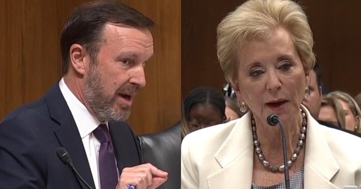 Murphy presses McMahon on canceled mental health program, Harvard demands