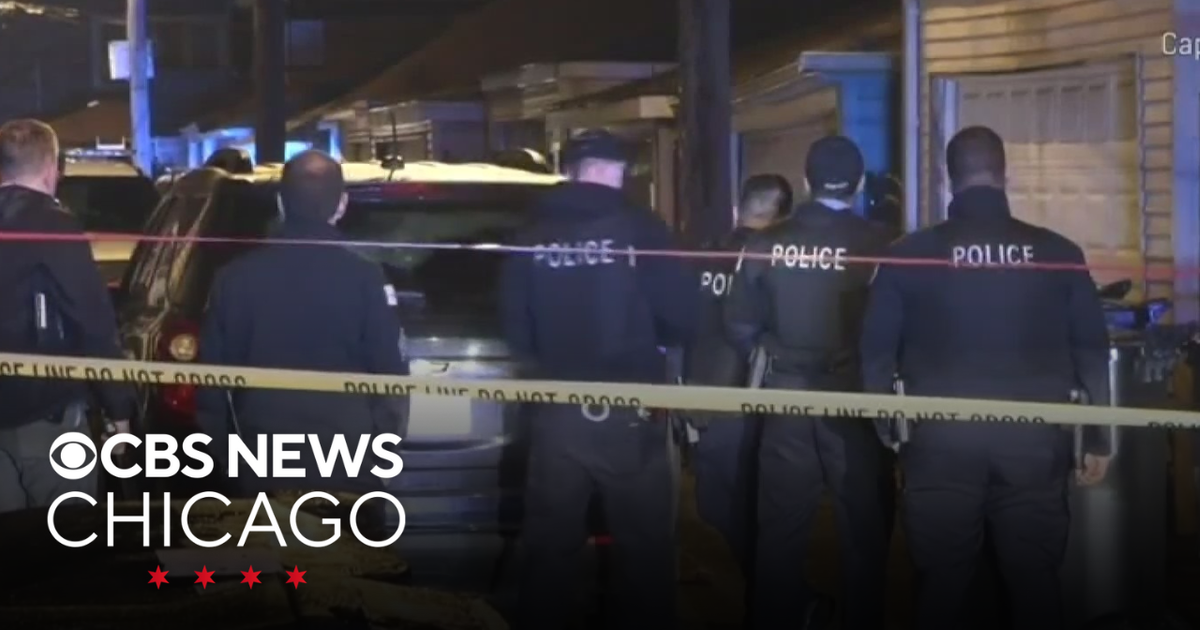 Man fatally stabbed by group on Chicago's Southwest Side - CBS Chicago