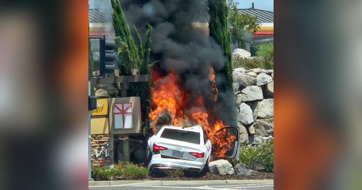 Rocklin police investigating deadly crash near major shopping center 