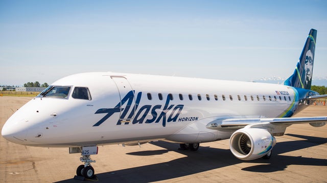 Alaska Airlines Boeing 737-900ER close-up view 