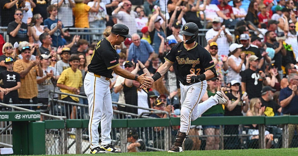 Henry Davis' home run lifts Pirates to a 2-1 victory over Phillies 