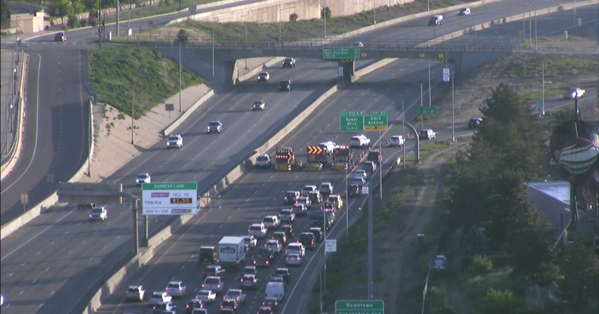 1 killed, 4 injured in wrong way crash on I-25 in Denver 