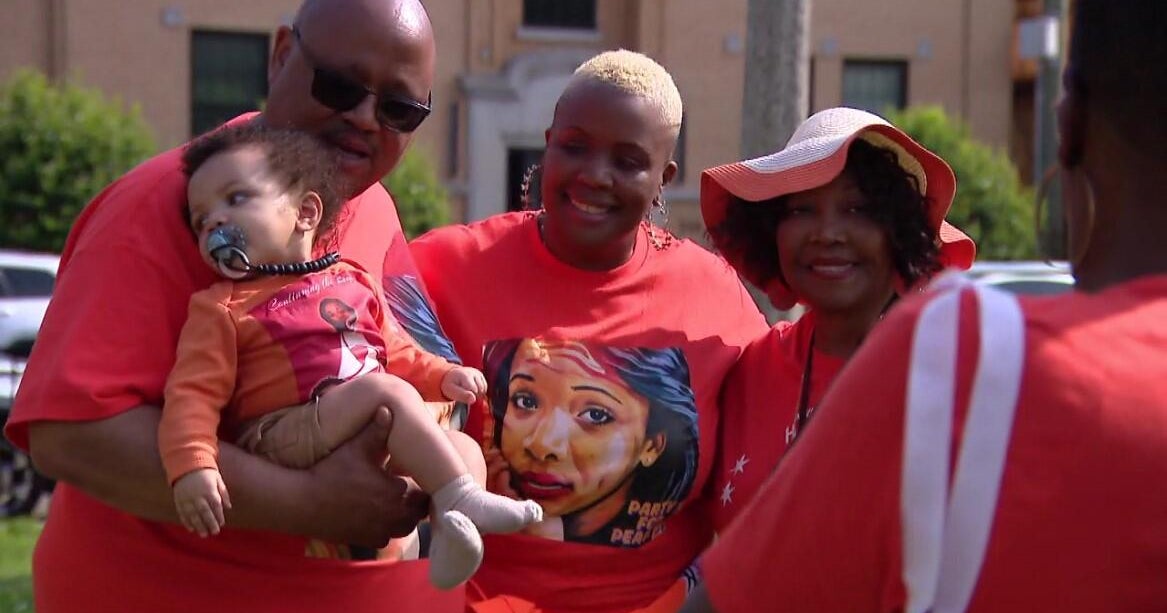 Hadiya Pendleton's parents hold "Party 4 Peace" honoring slain honor student 