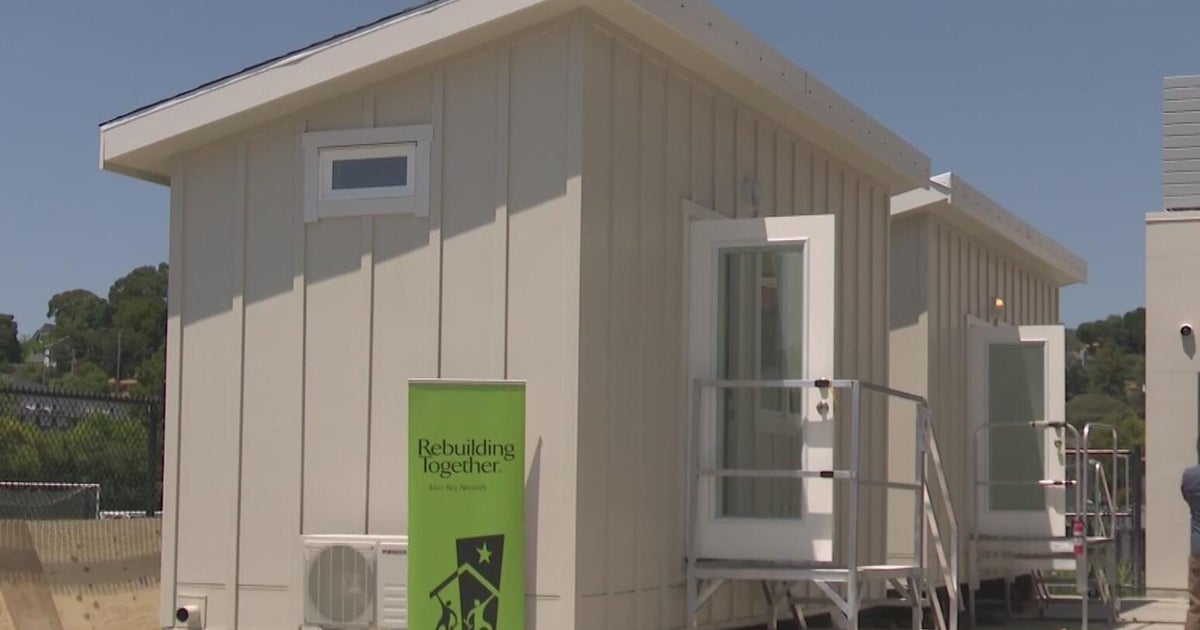 High school students build tiny homes to help solve Marin County's housing crisis 