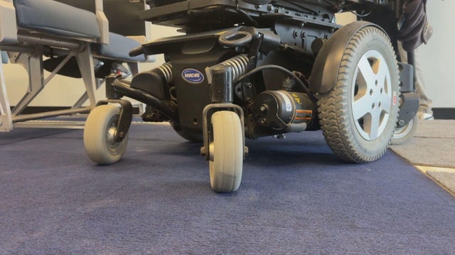 accessible-airline-seats-10pkg-transfer-frame-2420.jpg 