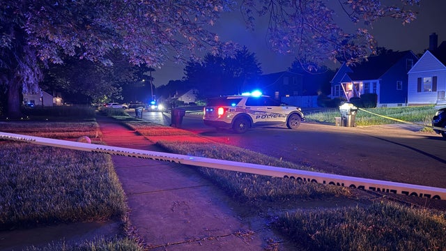 One man dead, another hurt in double shooting on Detroit's east side 