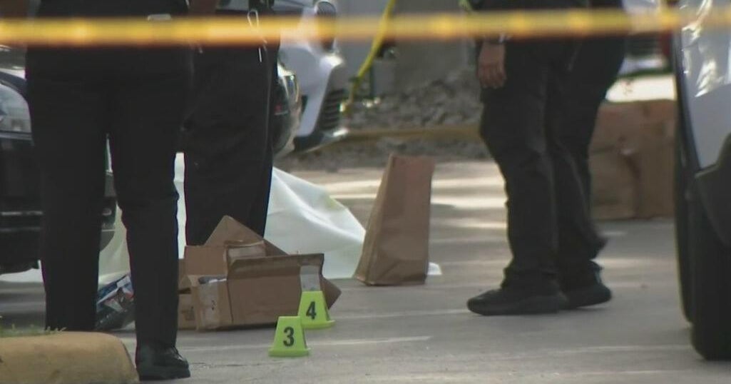 2 dead after early morning shooting outside Miami Gardens lounge