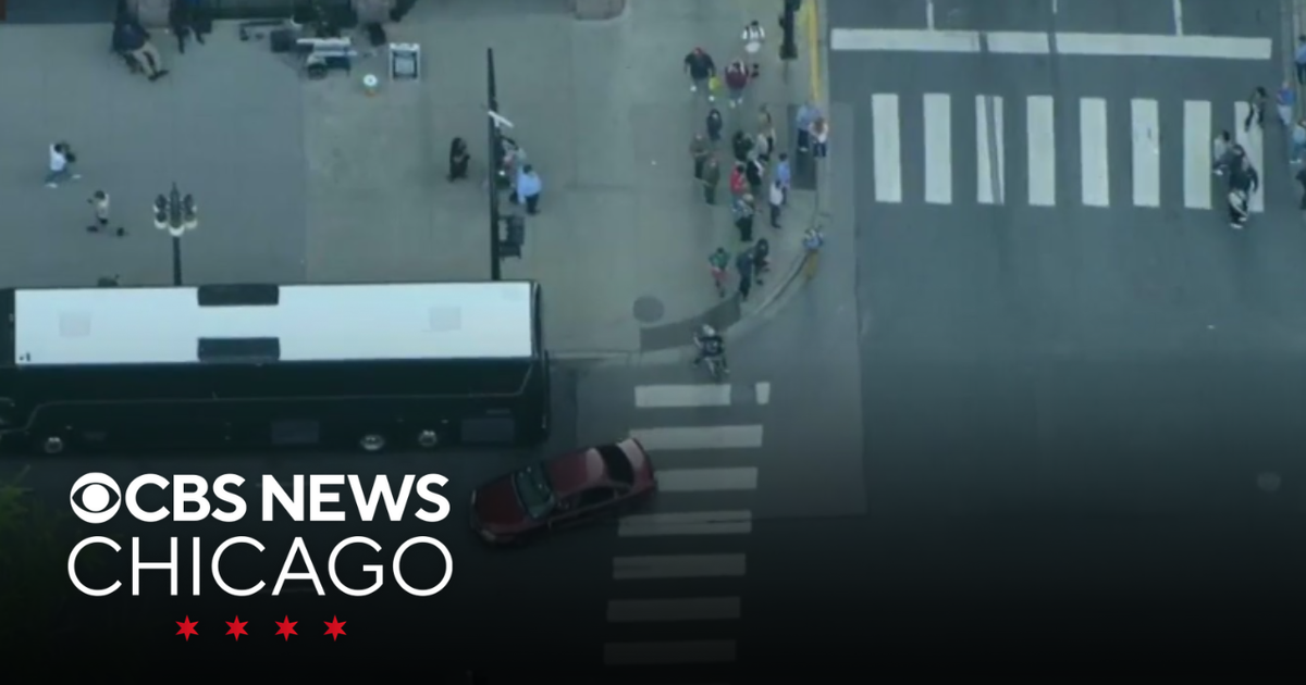 Witness says car almost hit protesters in downtown Chicago - CBS Chicago