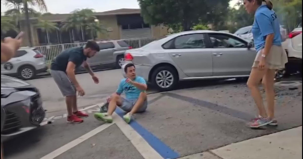 Chaotic scene caught on video follows deadly crash that killed husband, father of 2 in Miami’s Shenandoah neighborhood