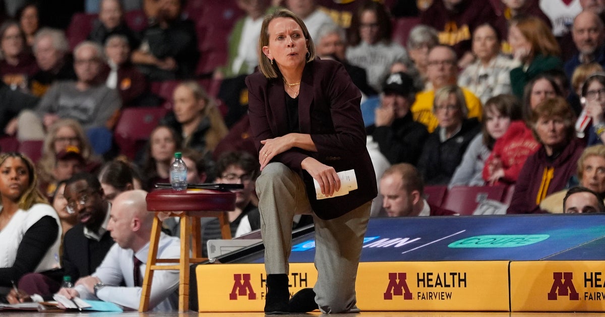 UMN women's basketball coach gets 2-year contract extension 