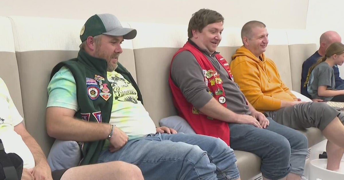 Dads and daughters get mani-pedis at South Hills nail salon 