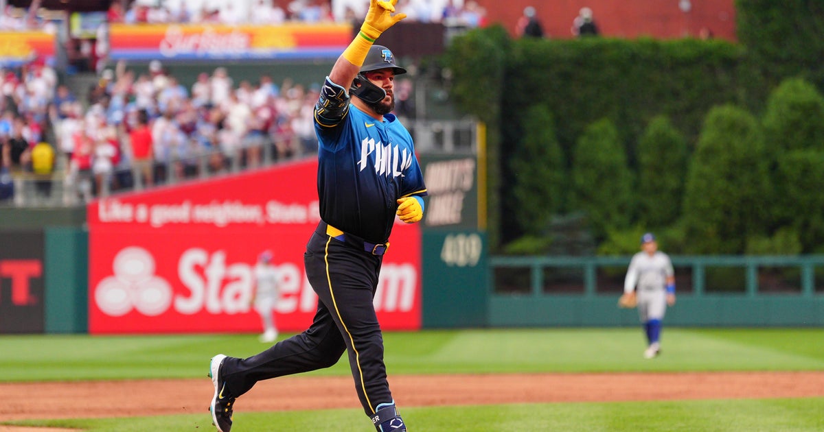 Suárez tosses 7 shutout innings, Schwarber hits 22nd homer to lead Phillies past Toronto 