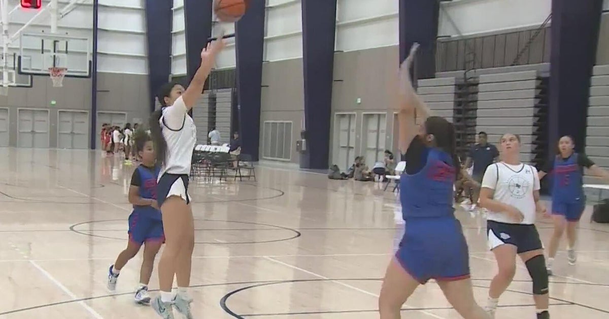 Girls' basketball spotlighted as 120 high school teams compete in Roseville showcase 