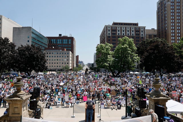 US-POLITICS-TRUMP-MILITARY-PROTEST 