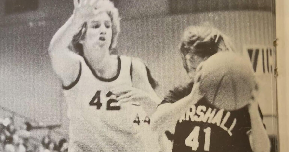 From Title IX trailblazer to Valkyries superfan: Lucy Bledsoe's full-circle basketball journey 